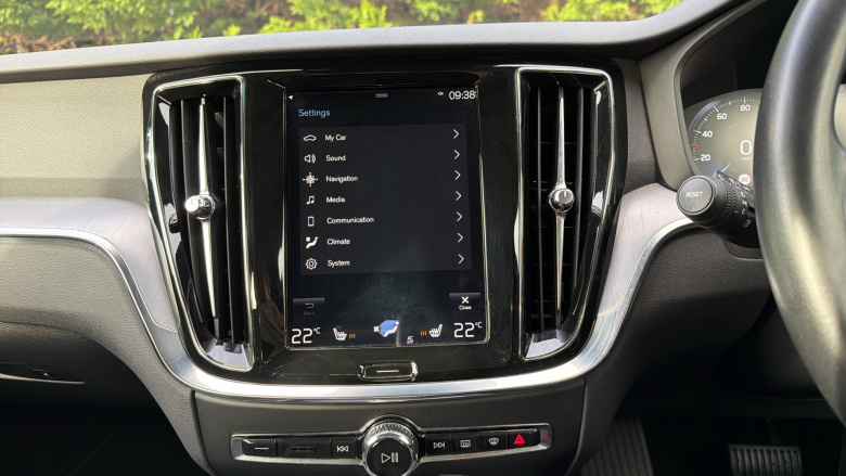 Volvo V60 2.0 D4 [190] Cross Country Plus 5dr AWD Auto Diesel Estate